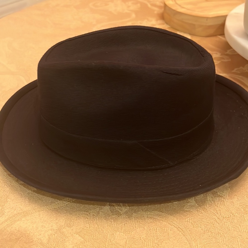 Gorgeous hat! Used once for a flamenco festival! 🔥👏😍🥰 super super stylish - Picture 9 of 9
